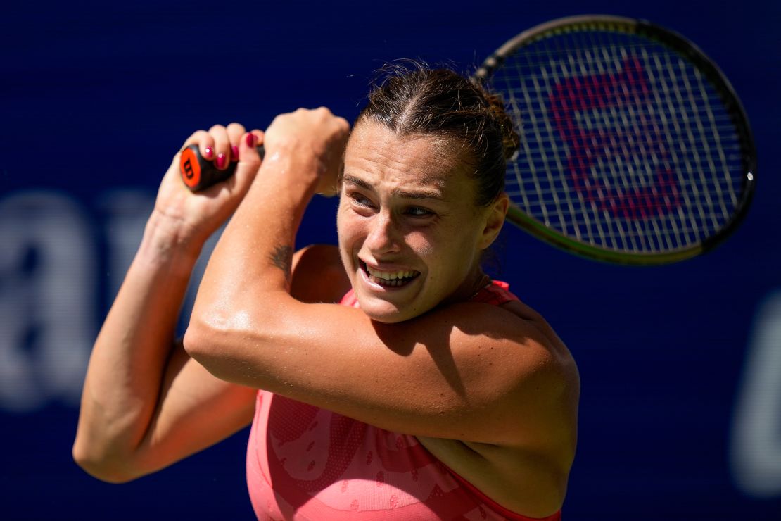 Aryna Sabalenka easily defeats Zheng Qinwen to advance to the semifinals at the US Open.