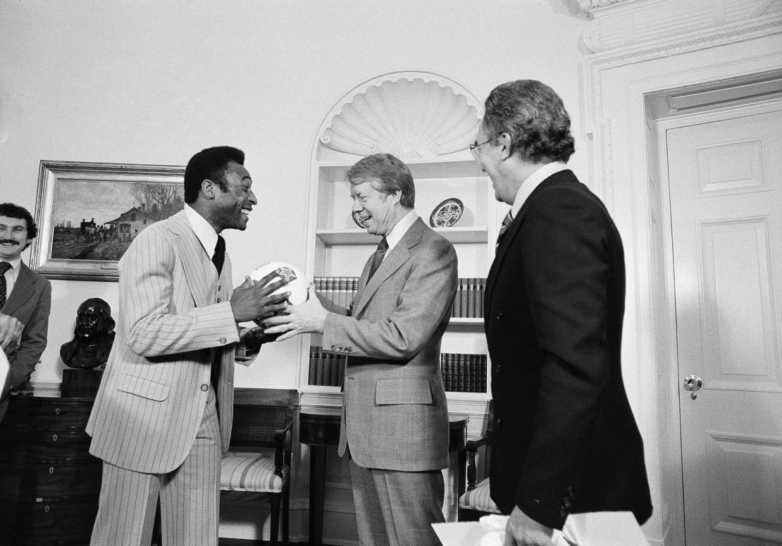 The Brazilian speaks to then US President Jimmy Carter at the White House in 1977. 