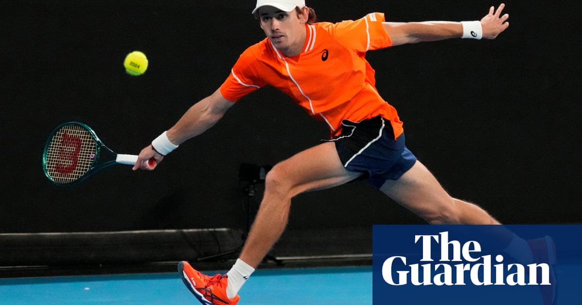 Alex de Minaur advances to the second week of the Australian Open after defeating Flavio Cobolli.