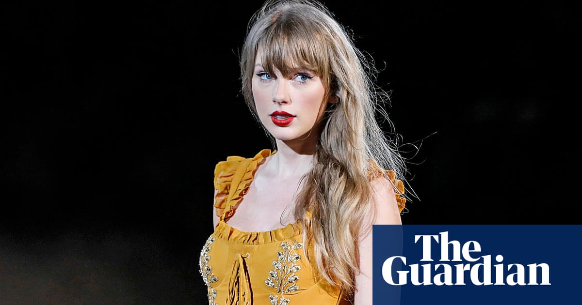 The New York Times is receiving criticism for publishing an essay that discusses Taylor Swift's potential sexuality.