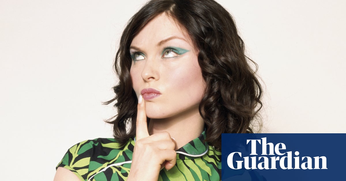 The song "Murder on the Dancefloor" by Sophie Ellis-Bextor has re-entered the Top 10 charts in the Saltburn music scene.