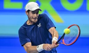 Andy Murray snapped his losing streak by defeating Gilles Müller at the Qatar Open.