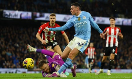 Haaland penalizes Brentford's mistake, bringing Manchester City within one point of the top spot.