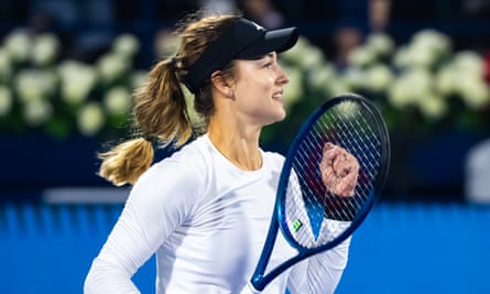 Qualifier Anna Kalinskaya defeated Iga Swiatek in the semi-final of the Dubai tournament.