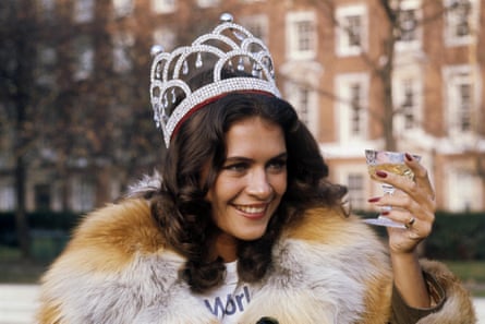 Cindy Breakspeare crowned as Miss Jamaica in 1976