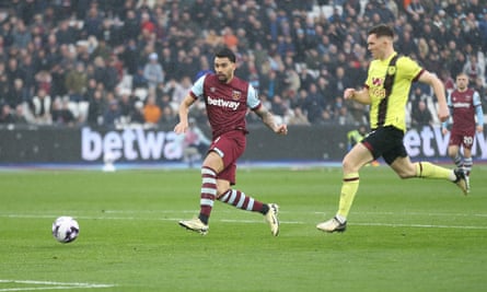 Danny Ings rescues point in stoppage time for West Ham against Burnley