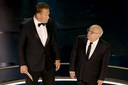 Arnold Schwarzenegger and Danny DeVito.