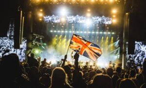 It is recommended that concert venues implement a £1 surcharge on tickets to support smaller music venues throughout the UK.