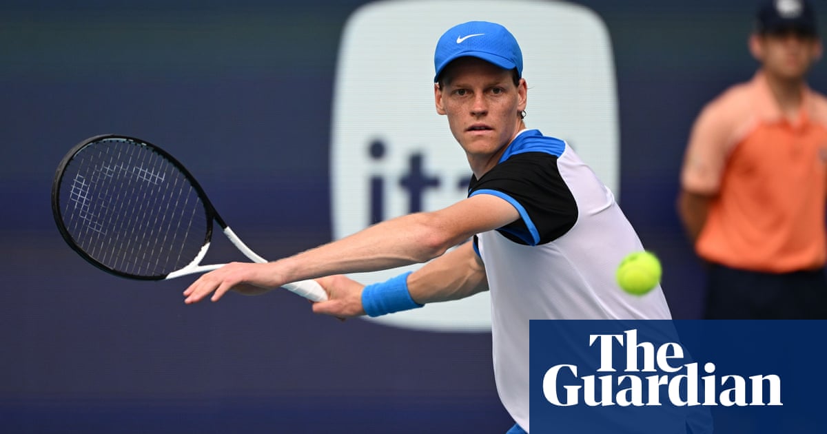 Jannik Sinner eases past Tomas Machac into Miami Open semis – video highlights