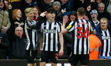 Livramento ensures Newcastle enjoy their day in the rain against Wolves