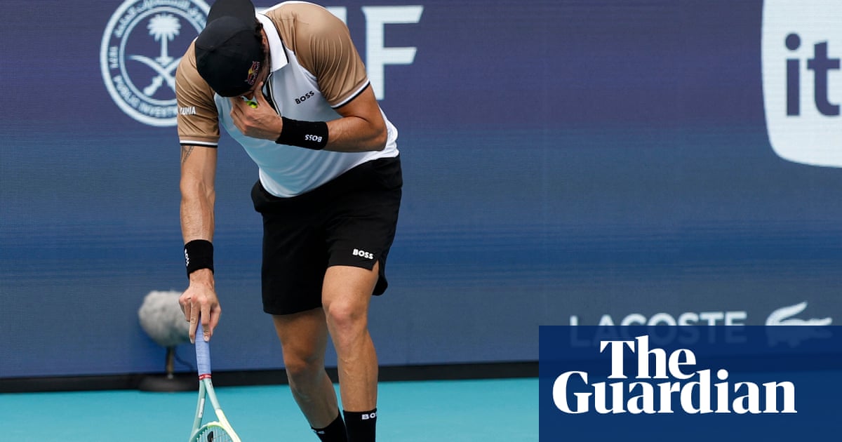 Murray makes an impressive comeback to defeat a struggling Berrettini during the Miami Open, with the intense match leading to Berrettini experiencing physical distress on the court. The entire event was caught on video.