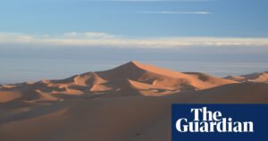 Researchers unravel secrets of massive, roaming sand dune in Morocco.