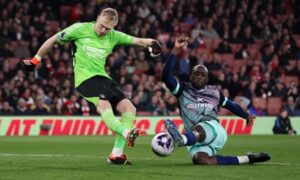 "The confusing performance by Arsenal's goalkeeper Ramsdale raises concerns about their ability to compete for the title" | Jonathan Wilson