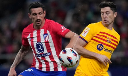 The match between Atlético Madrid and Barcelona began with a strong start from João Félix, leading to a dominant victory for Barcelona.