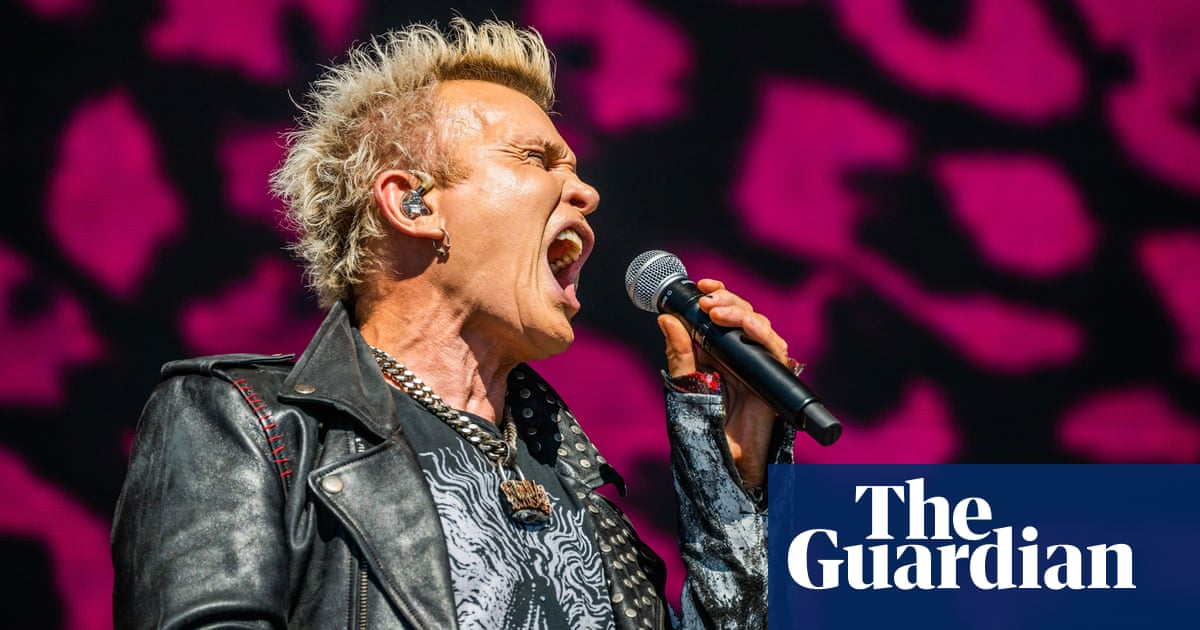 Post your questions for Billy Idol