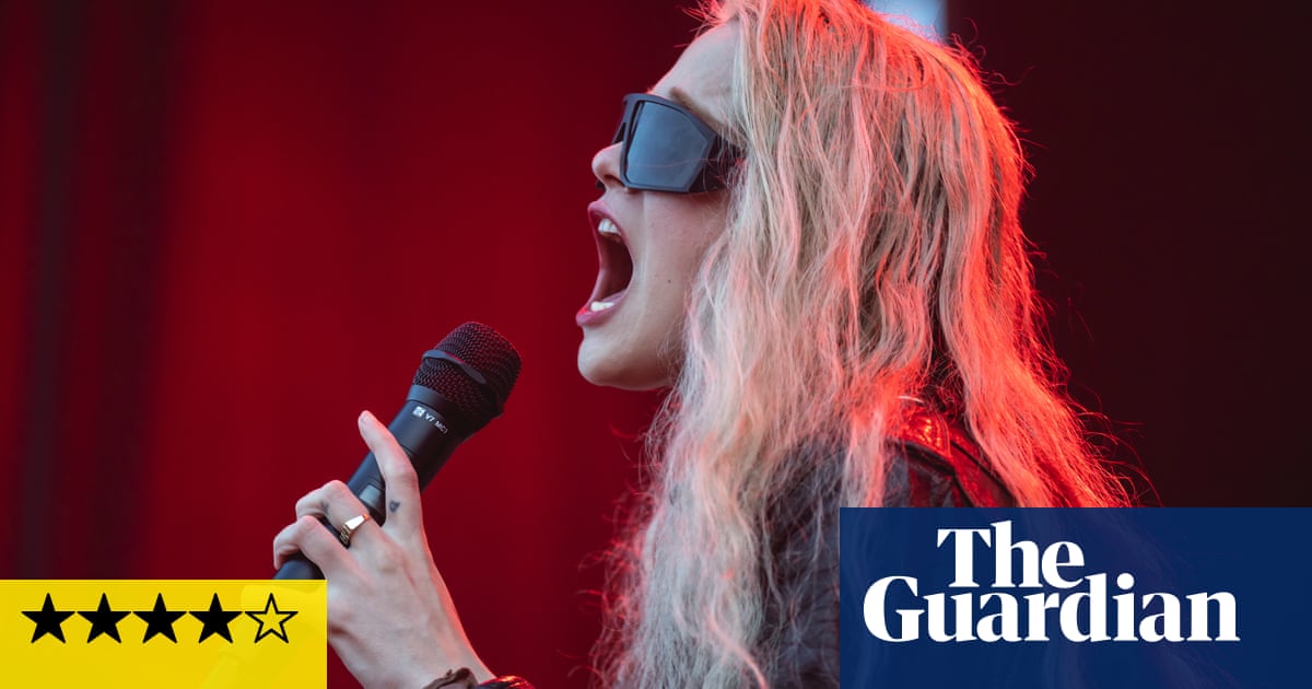 Sky Ferreira review – roughed-up stadium glam from pop’s prodigal daughter