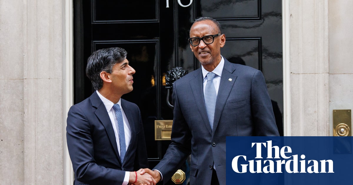 Sunak welcomes Kagame to No 10 as Rwanda scheme hits fresh snags