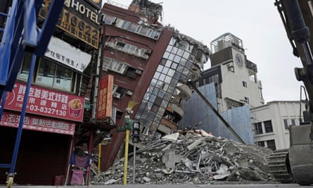Taiwan earthquake: over 600 people remain stranded days after disaster