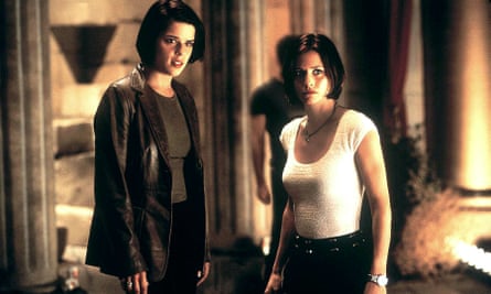 Neve Campbell and Courteney Cox in Scream 2