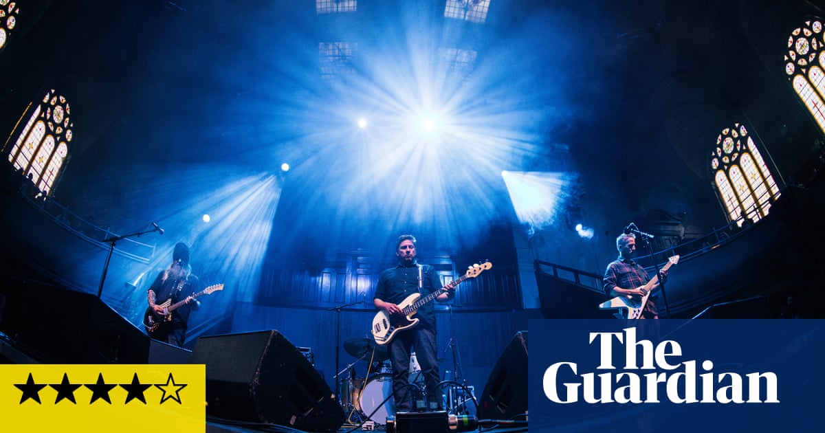 Duster review – indie rockers impress amid unlikely TikTok renaissance