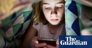 MPs urge under-16s UK smartphone ban and statutory ban in schools
