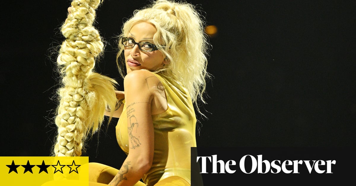 Doja Cat review – hair-raising US rapper puts on a fiery display