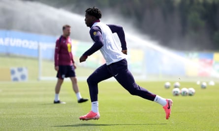 Kobbie Mainoo in England training