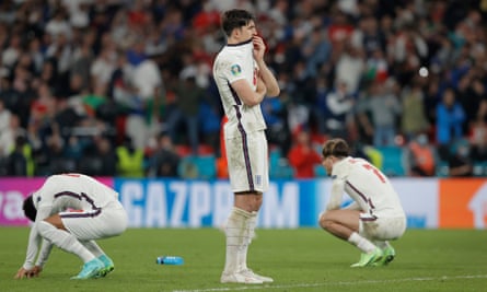 England despair after losing the penalty shootout in Euro 2020