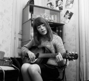 Françoise Hardy: France’s girlish yé-yé star was a groundbreaking musical artist