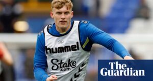 Manchester United make initial £45m offer for Everton’s Jarrad Branthwaite