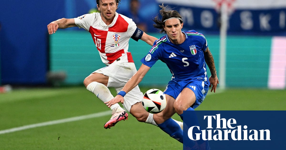 Arsenal look to finalise £42m signing of Italy defender Riccardo Calafiori