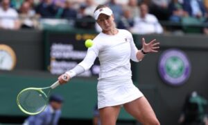 Elena Rybakina powers past Elina Svitolina to reach Wimbledon semi-final