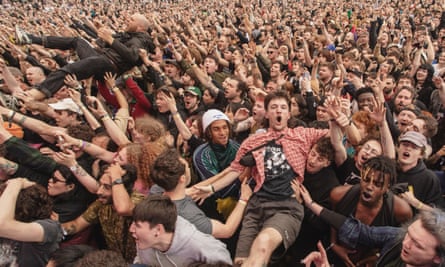 A total mosh-out … The Outbreak crowd.