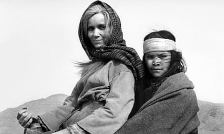 Saint and Noland Clay as her son in The Stalking Moon, 1968.