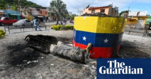 Venezuela protesters target Hugo Chávez statues amid disputed election