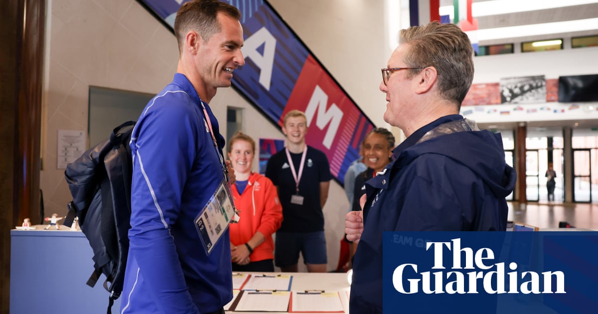 ‘A true British great’: Keir Starmer leads tributes to retiring Andy Murray