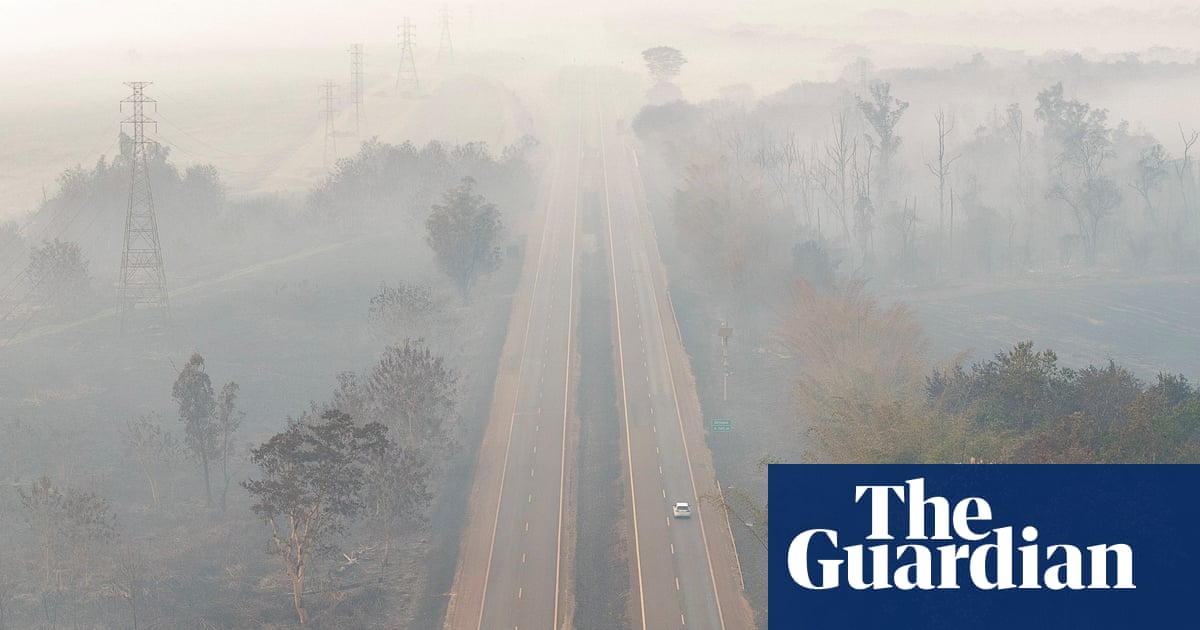 Brazil minister declares ‘war’ with fire as smoke cloaks Brasília and São Paulo