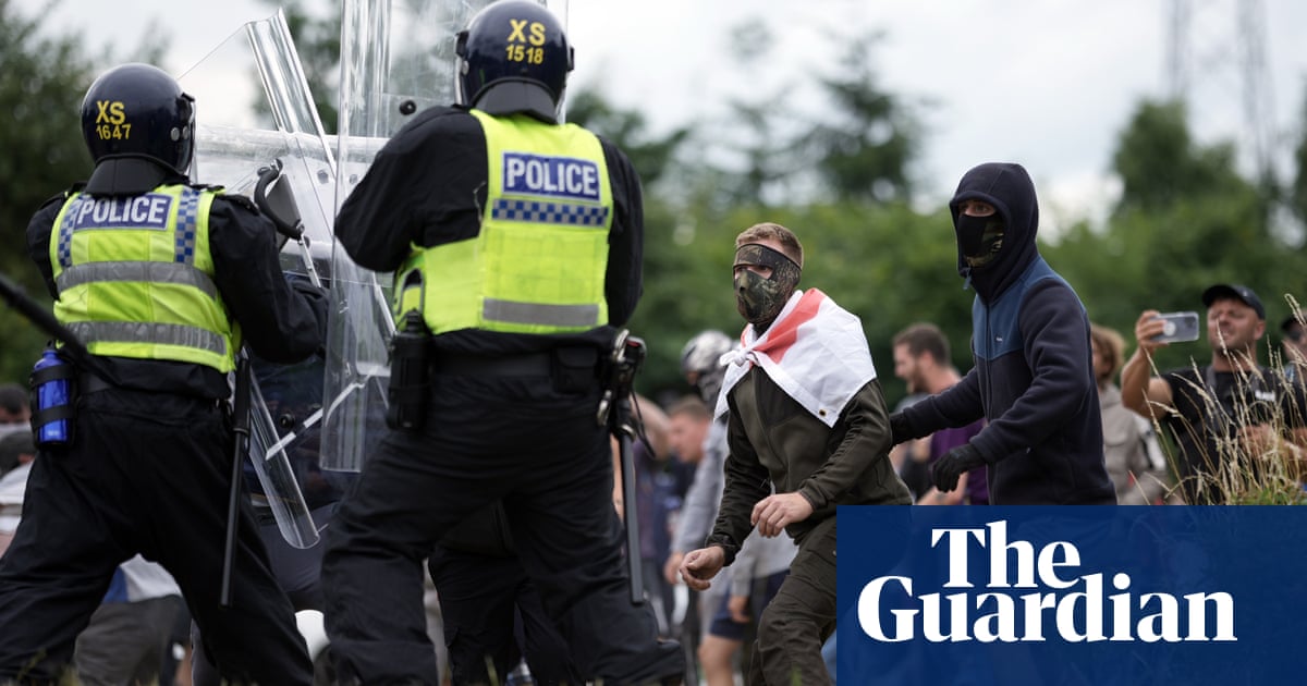 ‘Far-right thugs’ will be swiftly brought to justice, Keir Starmer vows