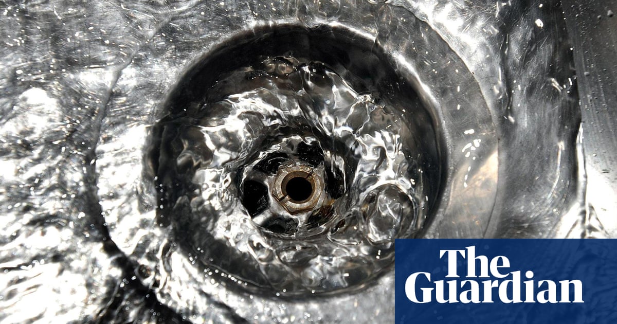 Ministers urged to end water ‘postcode lottery’ with single social tariff