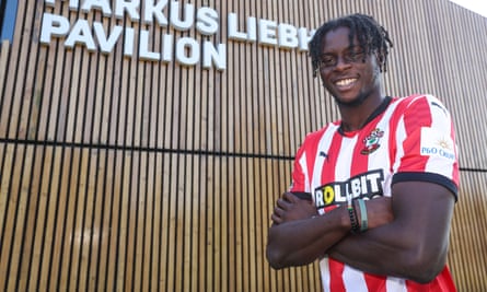 Lesley Ugochukwu poses in a Southampton shirt.