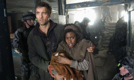 Clive Owen and Clare-Hope Ashitey in Children of Men (2006).