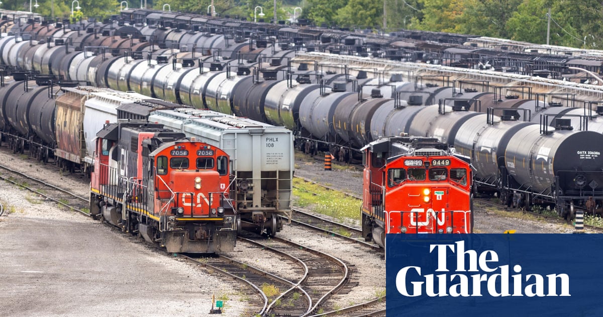 Union dispute shuts down Canadian freight rail amid fears for US trade