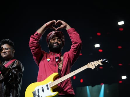 Arijit Singh review – Indian superstar’s four-hour marathon holds audience rapt