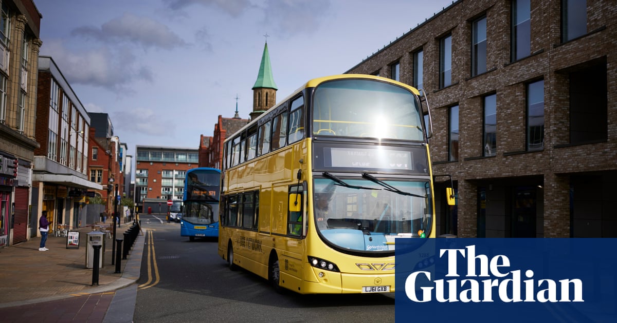 Labour to give English local authorities power to run bus services