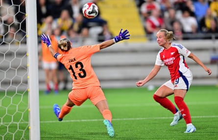 Lacklustre Arsenal slump to shock WCL qualifying first-leg defeat at Häcken