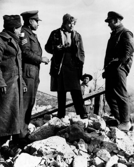 Martha Gellhorn1944: Journalist and writer Martha Gellhorn (1908 - 1998), wife of American writer Ernest Hemingway and the US war correspondent in Italy talks to Indian soldiers of the British Army on the 5th Army’s Cassino front. (Photo by Keystone/Getty Images)