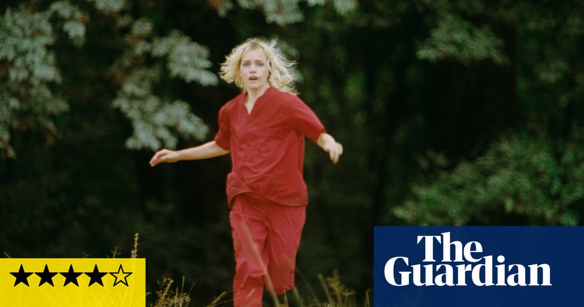 Strange Darling review – grisly but audacious serial-killer horror outside the comfort zone