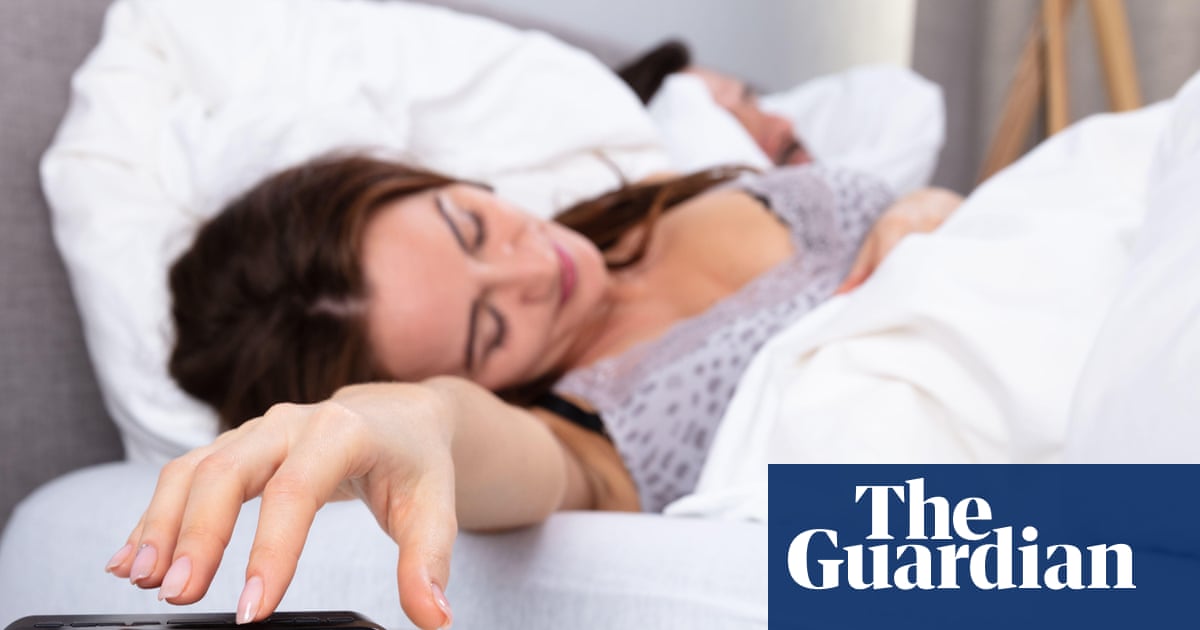 Teachers in England offered lie-ins to make job more appealing