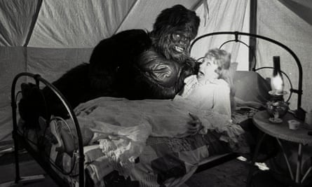 Jacki Piper as June and Reuben Martin as the gorilla in Carry on Up the Jungle.