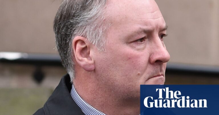 Colleague of disgraced surgeon Ian Paterson raised concerns two decades ago, inquest hears